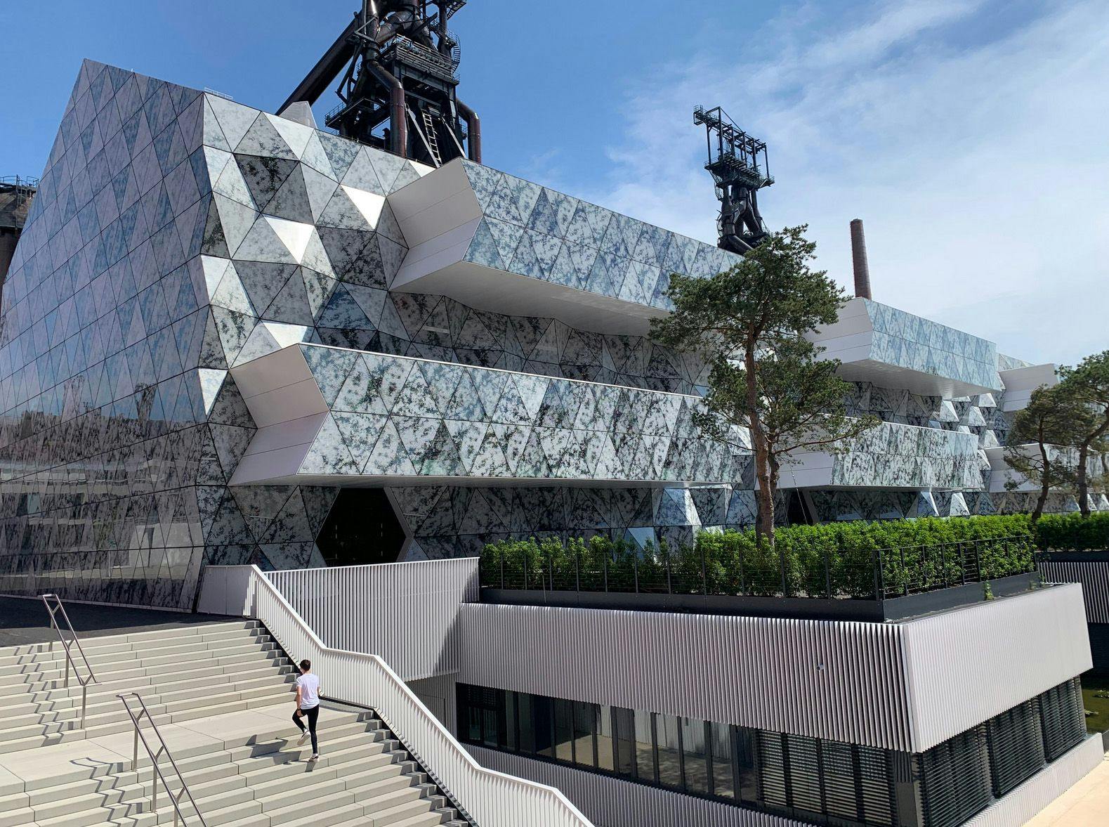 Voor Scheldebouw / Valentiny hvp Architects, een bedrijf dat gevels maakt voor o.a. kantoren, een ontwerp gemaakt voor de glasbedrukking van Luxembourg Learning Center.